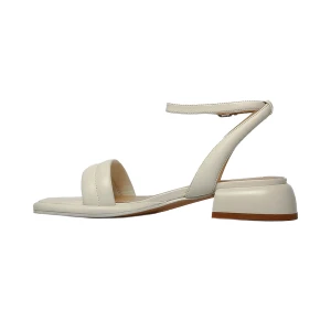 Босоножки 1