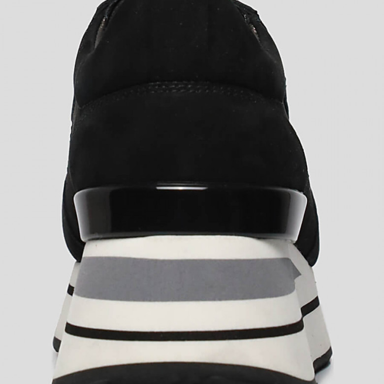 Кроссовки 3